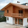 無垢板パネルハウス:イタリアの家