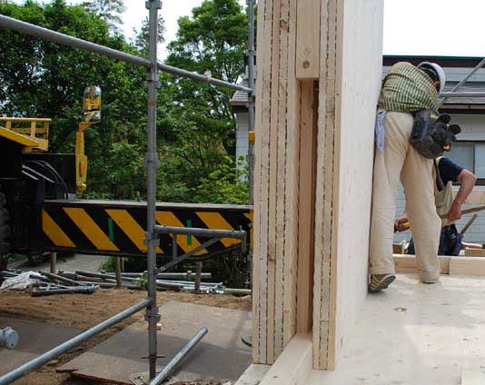 日本 建設工事フロー １階 壁パネル設置