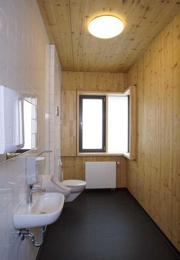 ドイツ エメンディンゲンの商業施設 トイレ