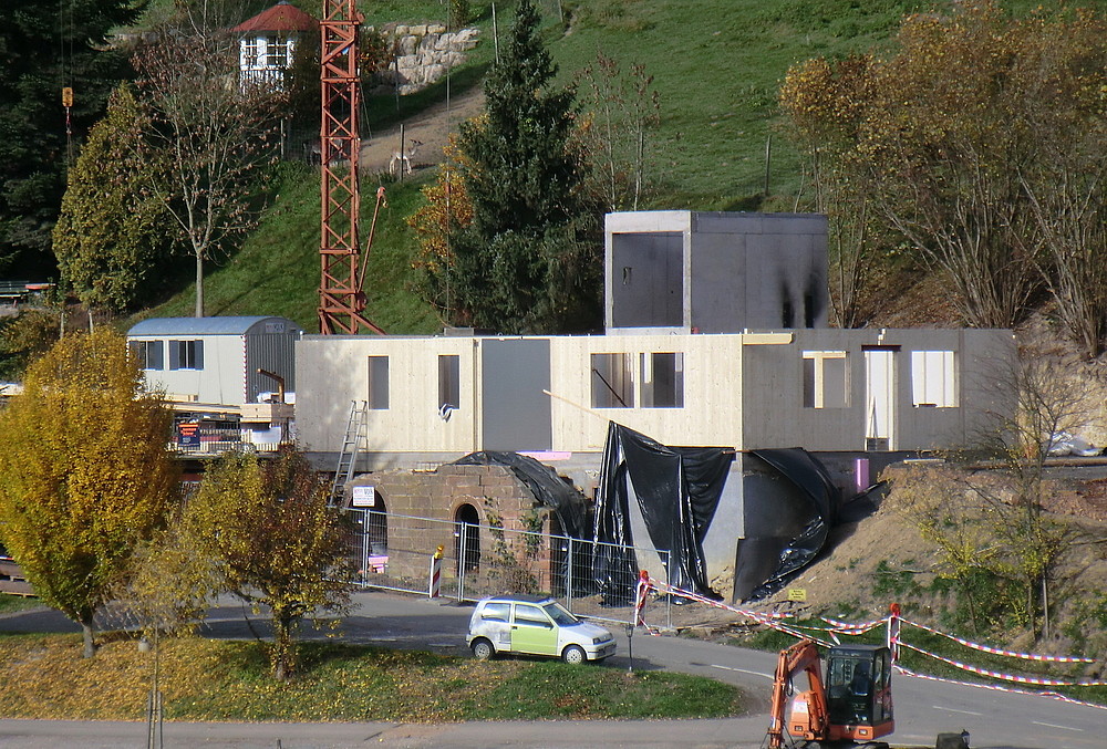 ドイツ クロイツのゲストハウス パネル組立工事