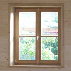 ピュアウッドハウスの木製窓
