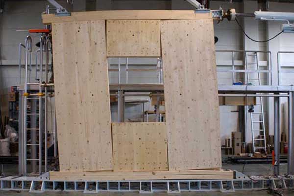 日本 ピュアウッド無垢板パネルの壁体力試験